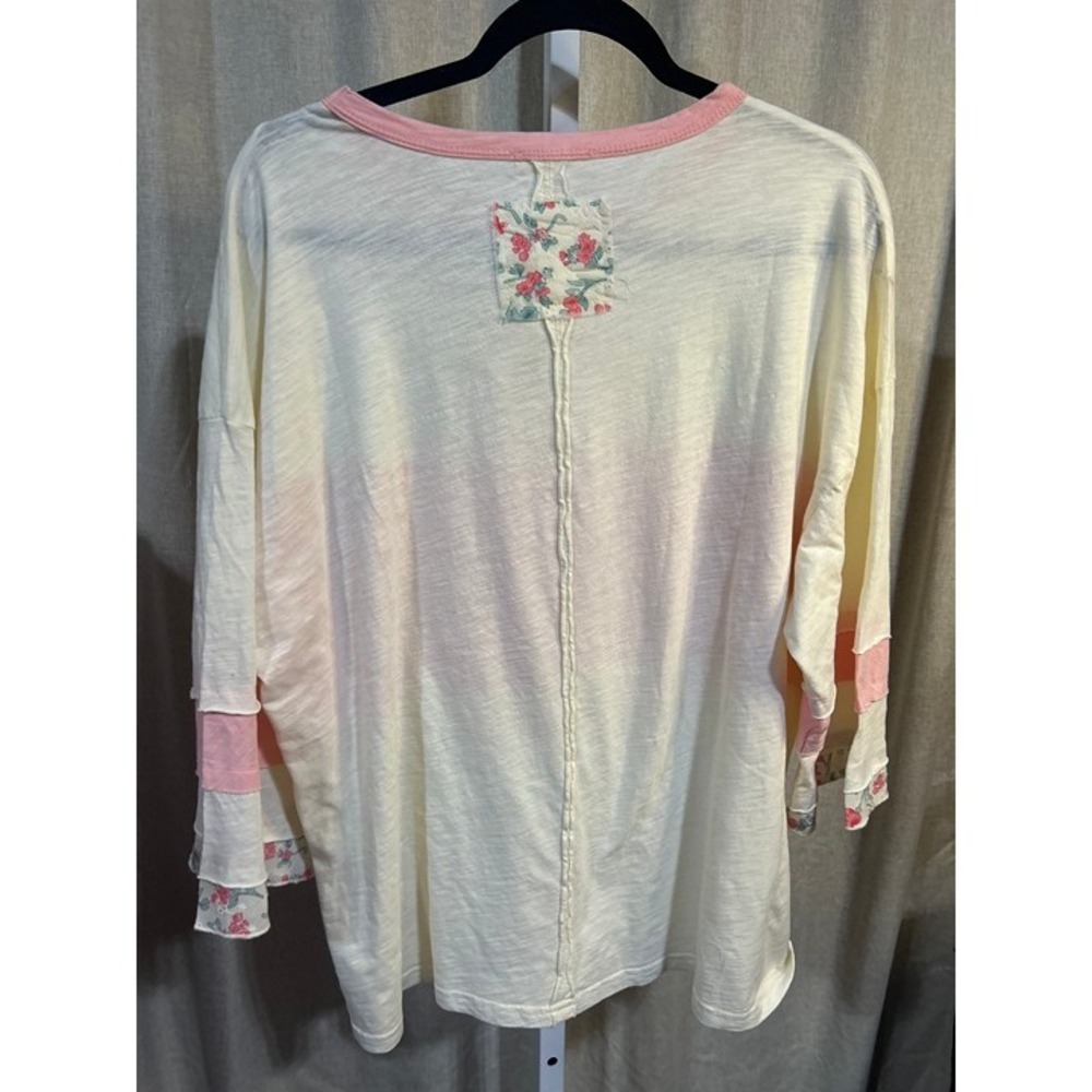 Easel Boho Patchwork Floral Crochet Daisy 3/4 Sleeve Top NWT Large - Picture 3 of 4